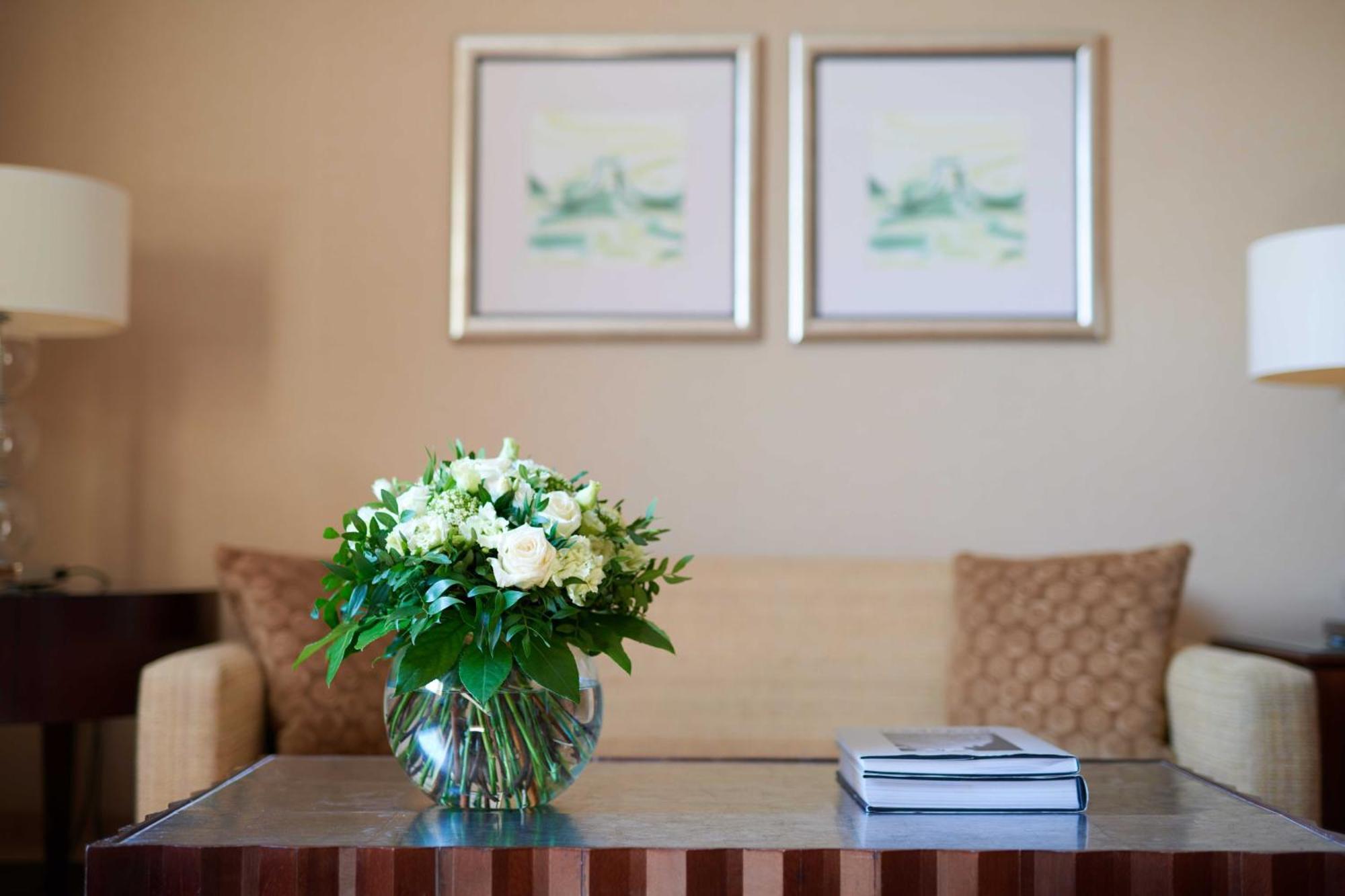 Corinthia Budapest Room photo A bouquet of flowers