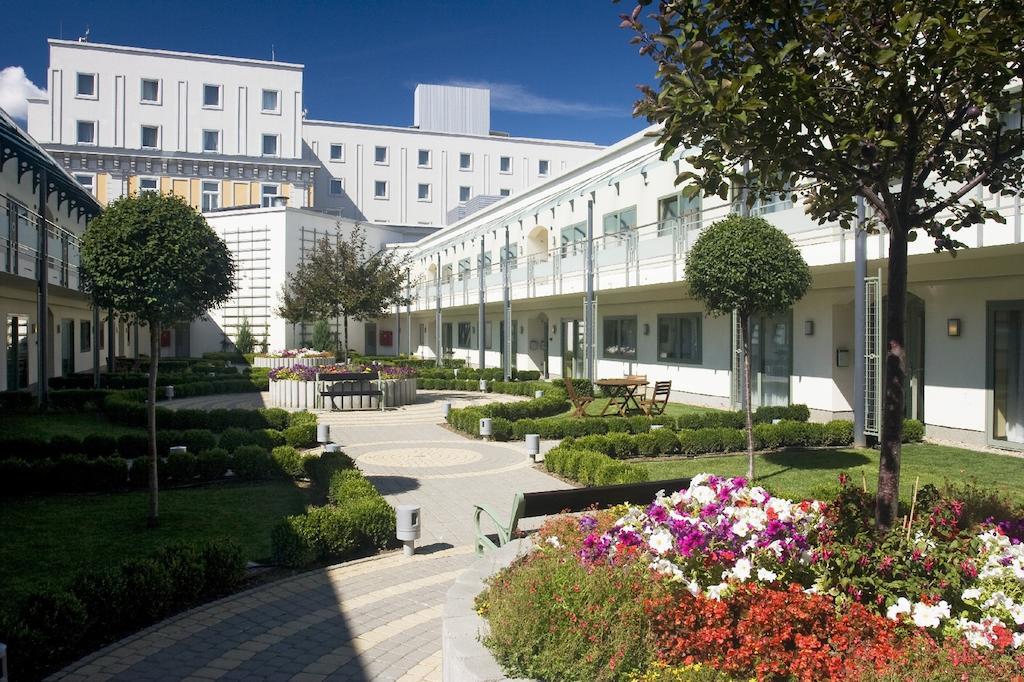 Corinthia Budapest Exterior photo The campus of the University of Applied Sciences and Medical University of Southern Tyrol