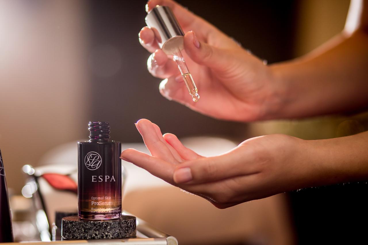 Corinthia Budapest Exterior photo A serum being applied to the skin