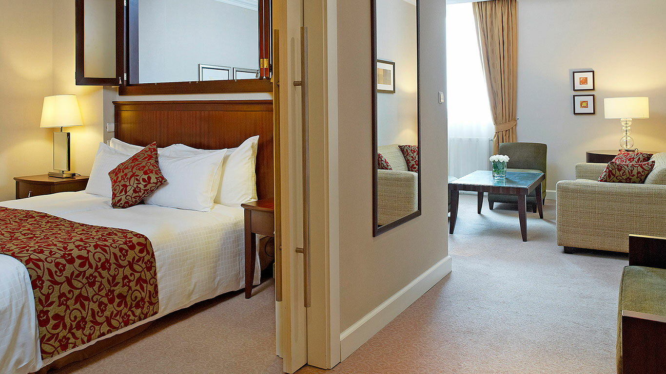 Corinthia Budapest Exterior photo A suite at the InterContinental London