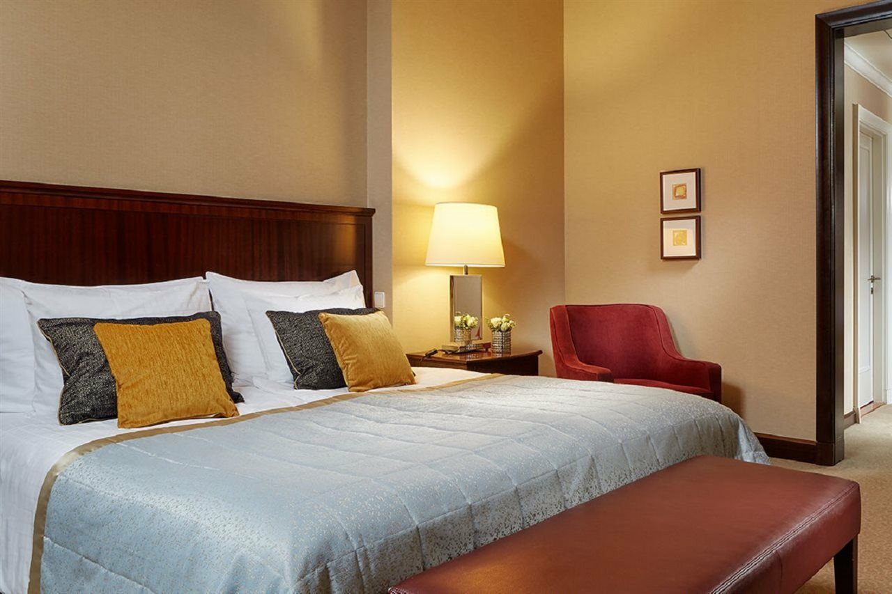 Corinthia Budapest Exterior photo A bedroom at the hotel